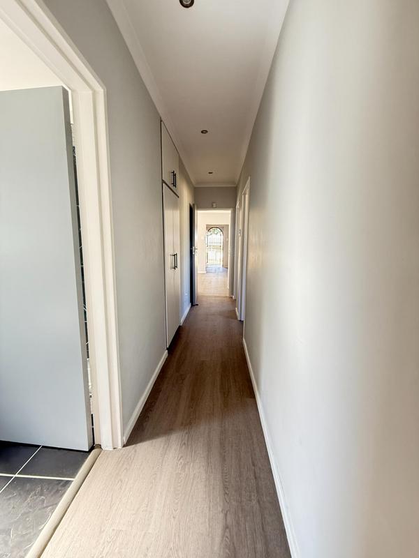 3 Bedroom Property for Sale in Bergzicht Western Cape